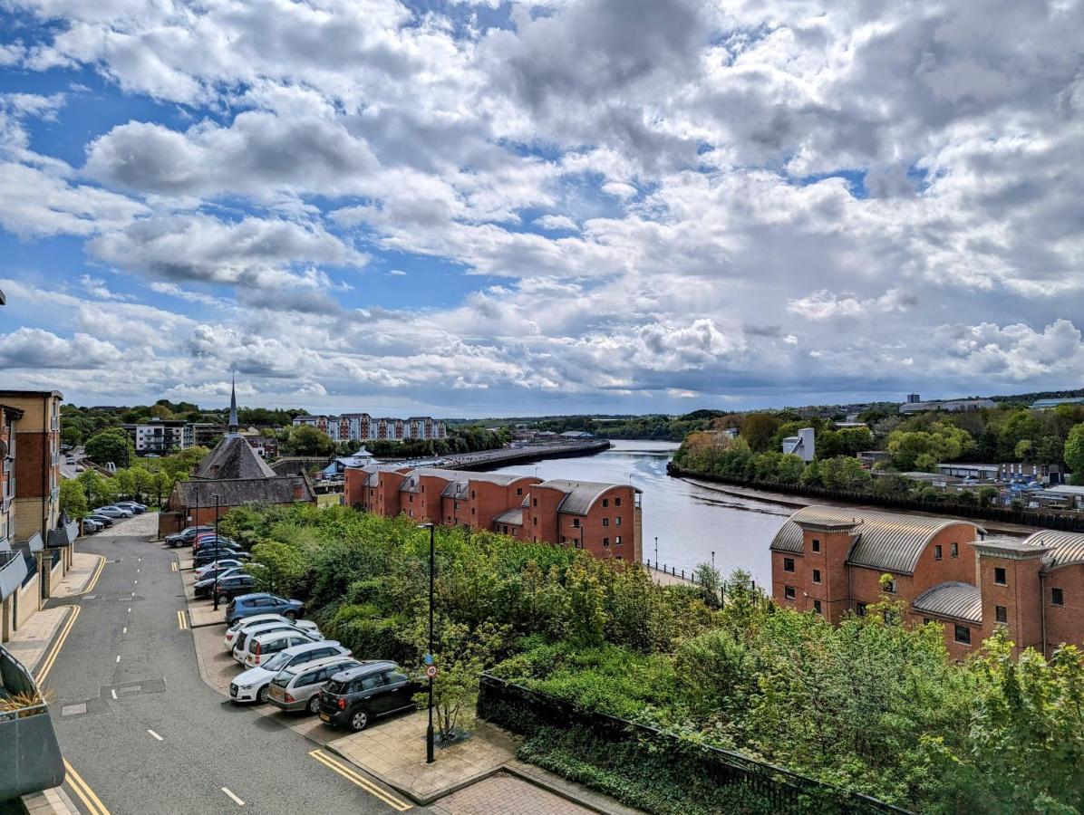 Quayside Apartment With Riverside Views & Parking Newcastle upon Tyne Eksteriør billede