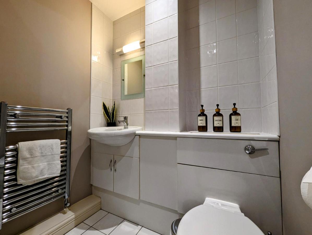 Quayside Apartment With Riverside Views & Parking Newcastle upon Tyne Eksteriør billede