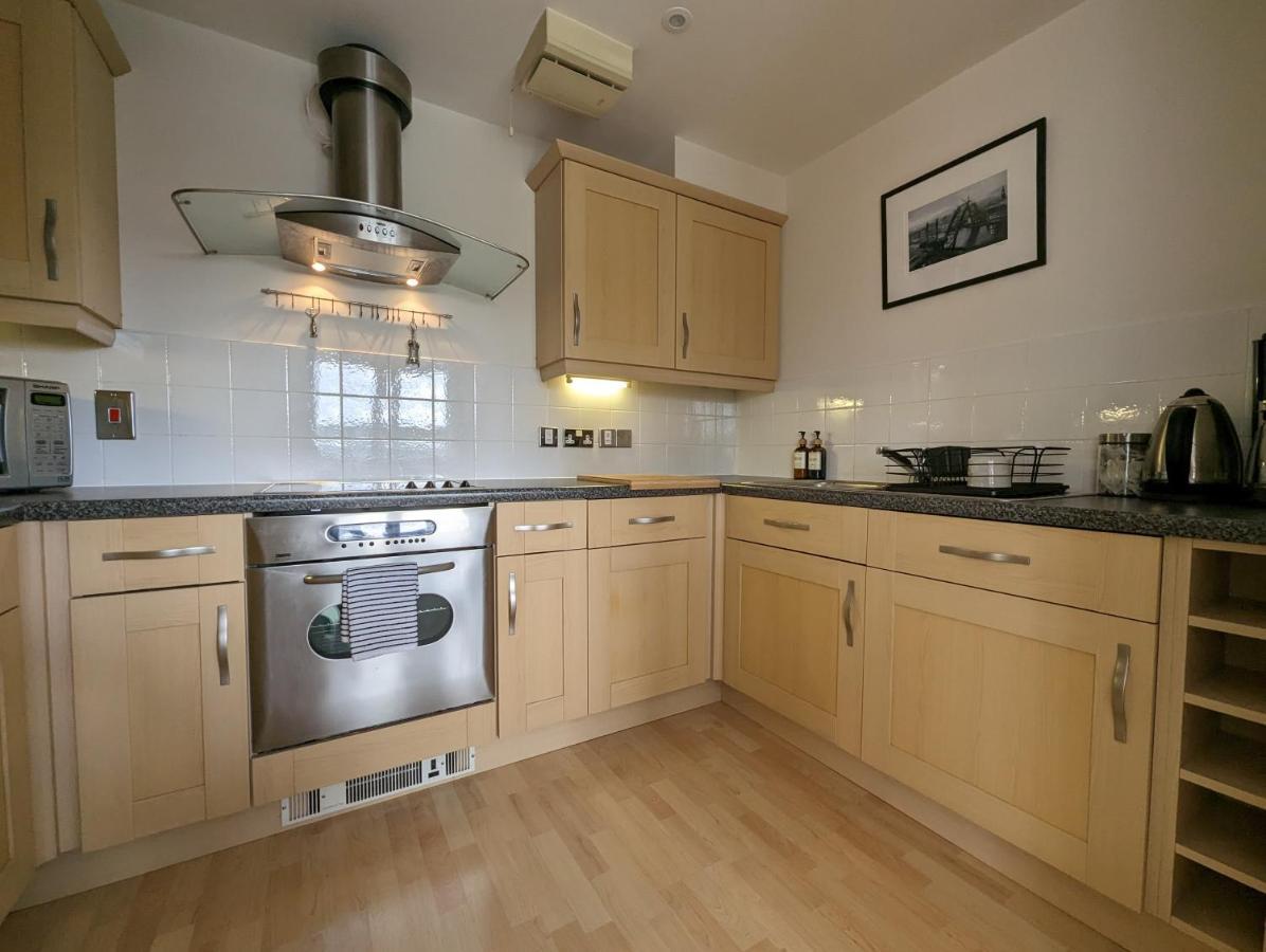 Quayside Apartment With Riverside Views & Parking Newcastle upon Tyne Eksteriør billede