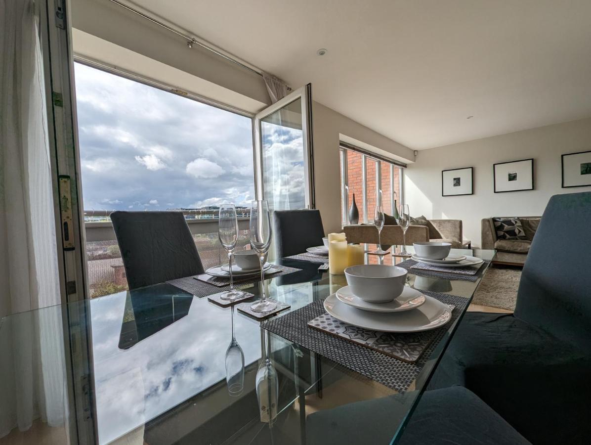 Quayside Apartment With Riverside Views & Parking Newcastle upon Tyne Eksteriør billede