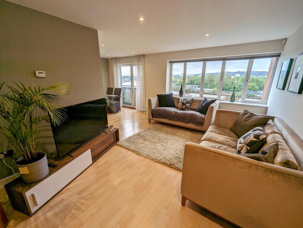 Quayside Apartment With Riverside Views & Parking Newcastle upon Tyne Eksteriør billede